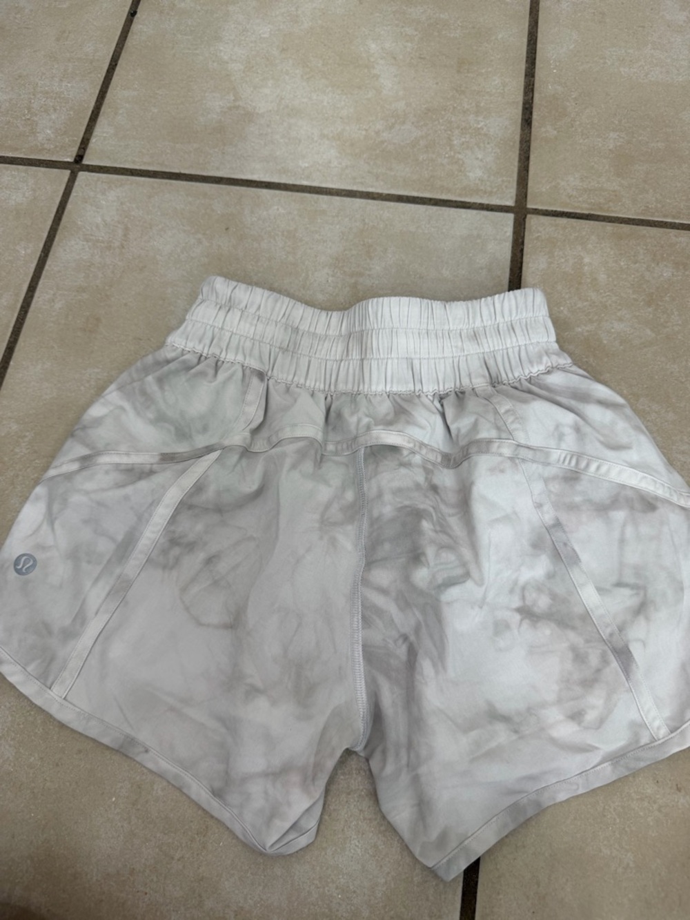 Lululemon Tracker Short V - Picture 3 of 3